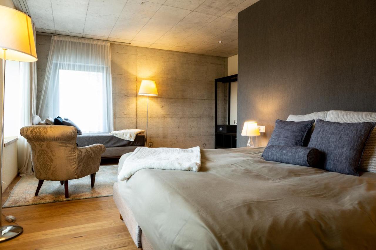 Hotel De L'Ours Preles Exterior photo