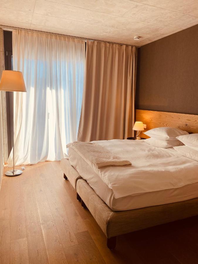 Hotel De L'Ours Preles Exterior photo
