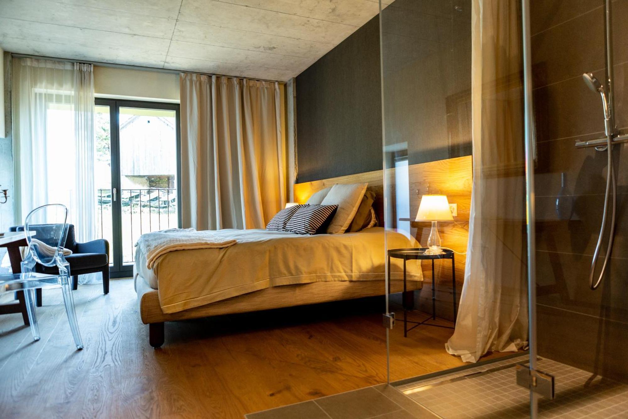 Hotel De L'Ours Preles Exterior photo